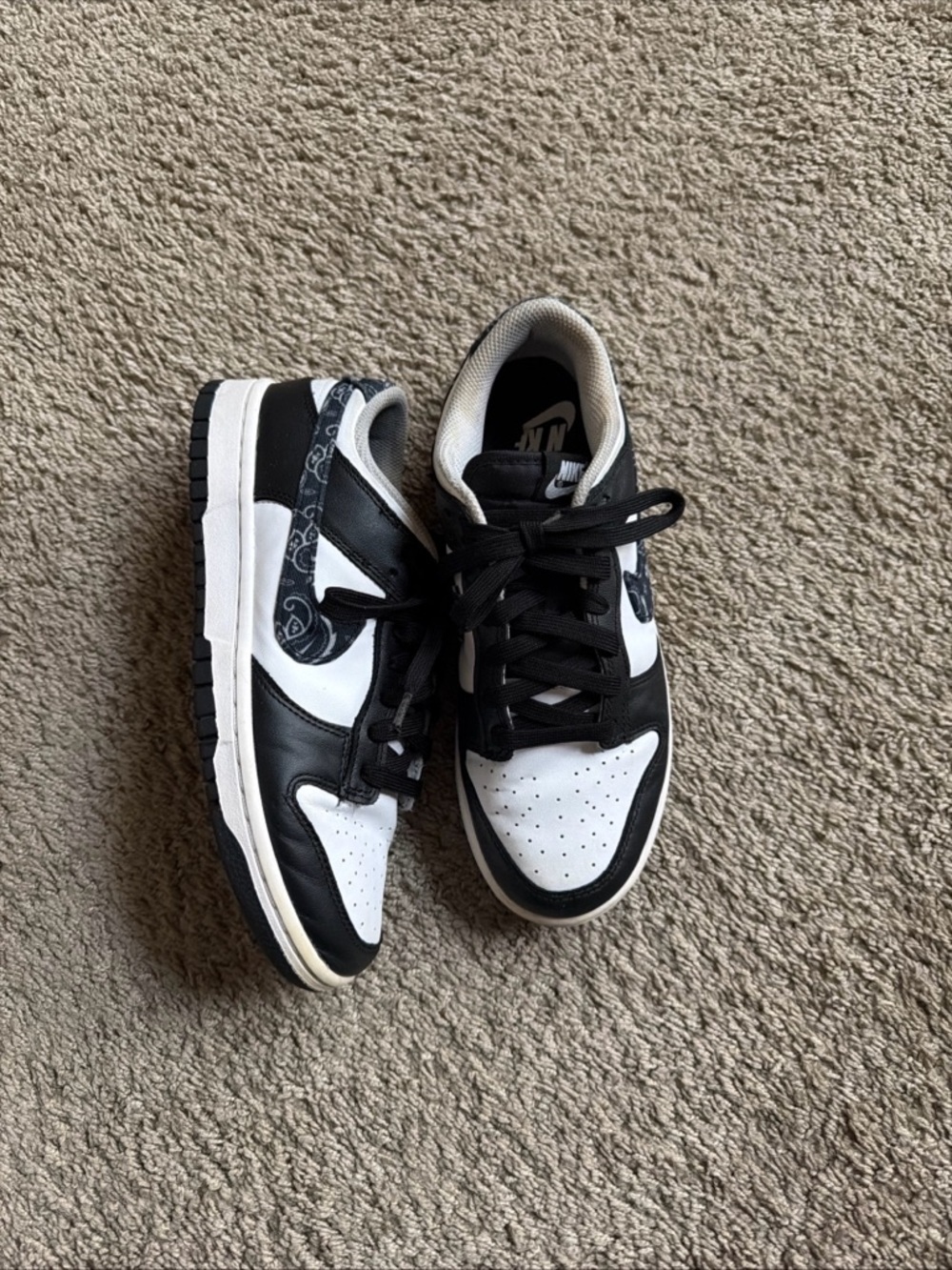Women Black & White Low-Top Sneakers with Patterned Swoosh